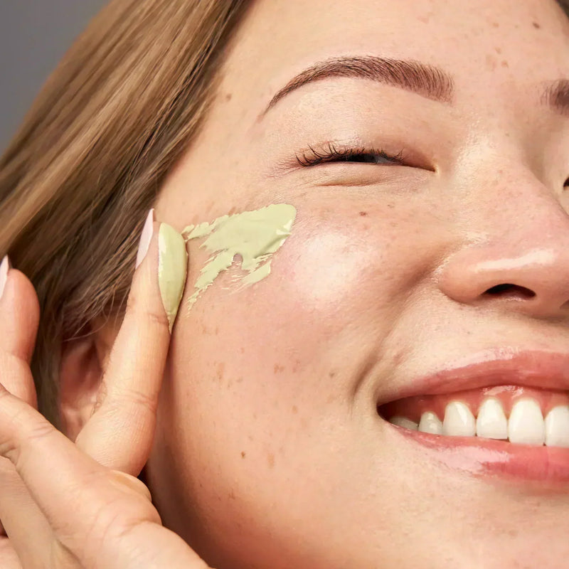 Color Balancer Neutralize redness for an even complexion.