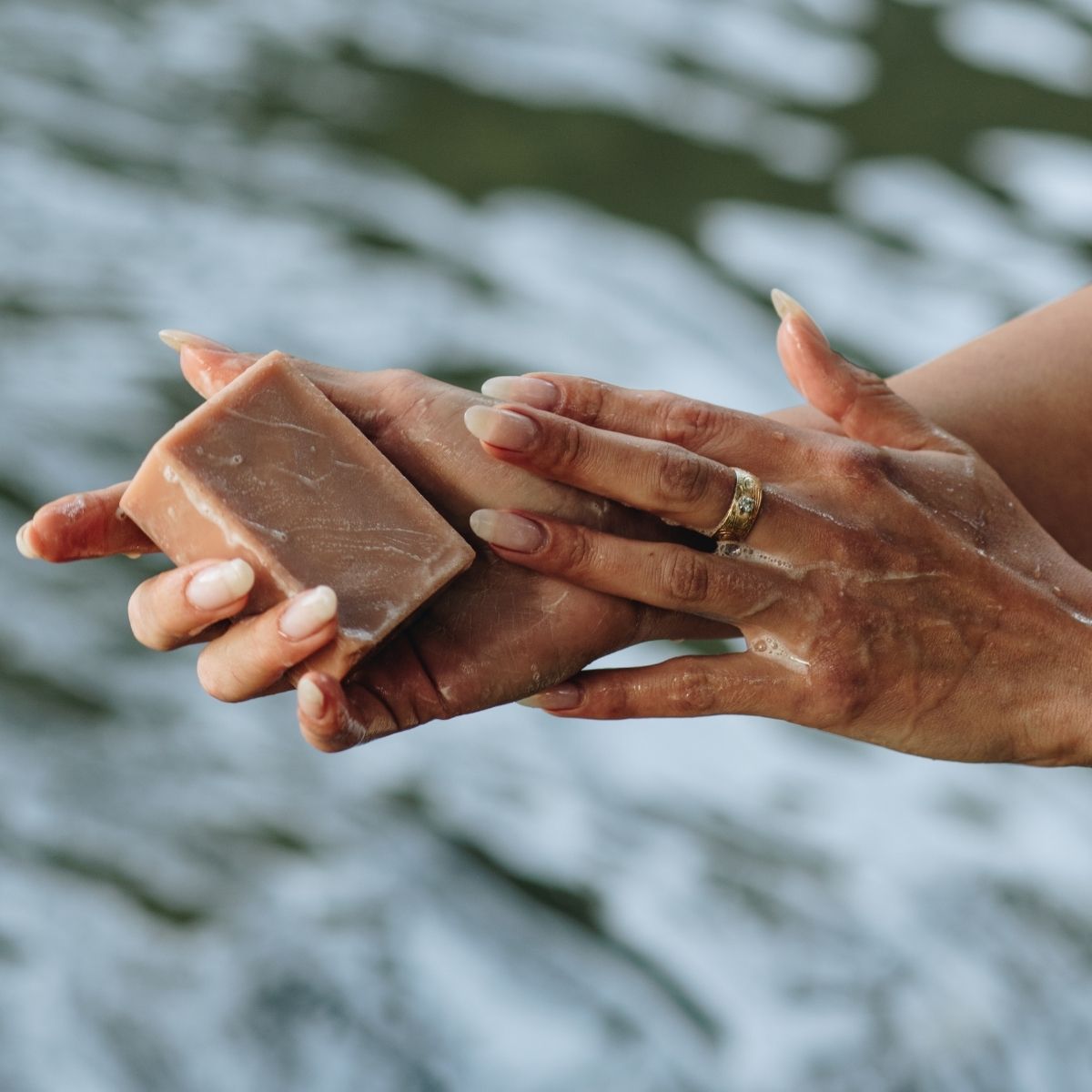 Skwalwen Botanicals Tewín’xw Cranberry Rose Cleansing Facial Bar