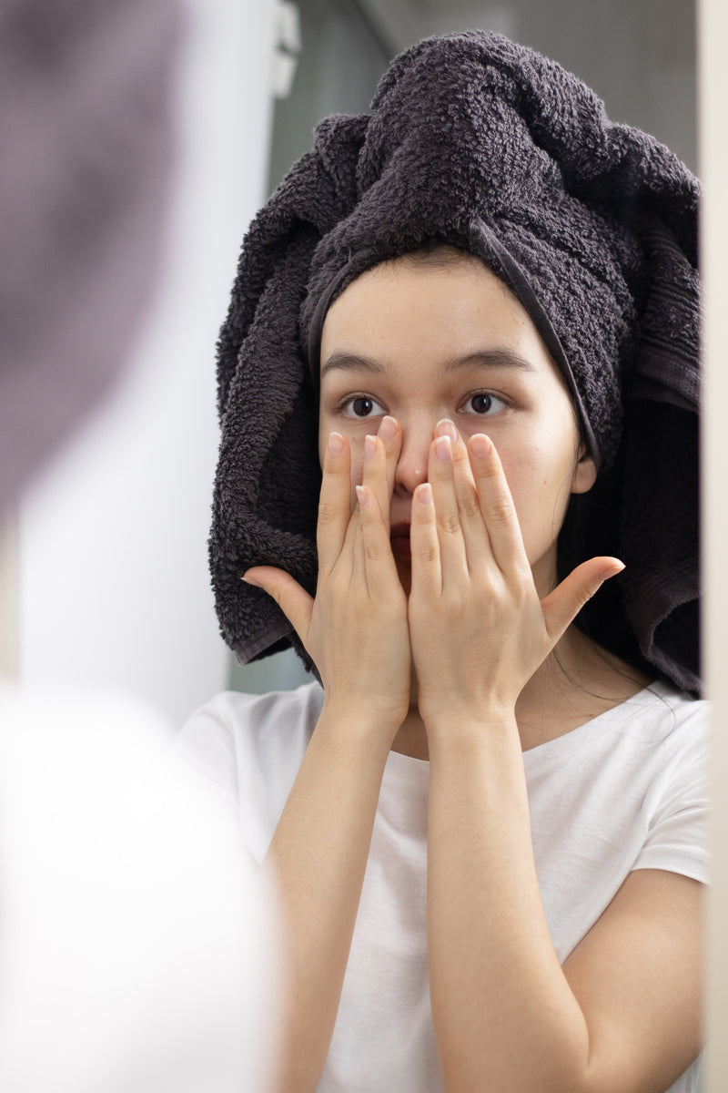 How To Use An Oil Cleanser According To Your Skin Type