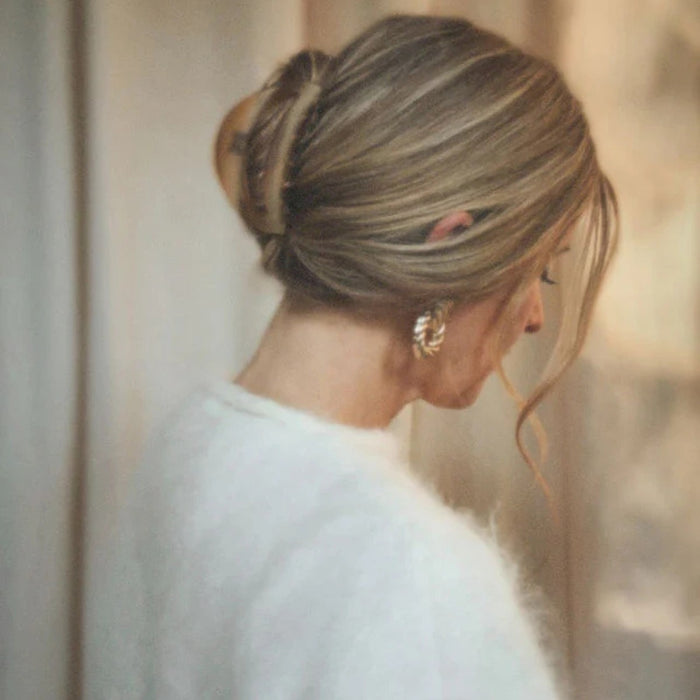 Chelsea King French L’Arc Cutout Claw Champagne Amber