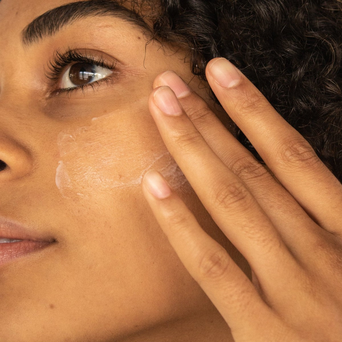 Glow Jar Beauty Light Squalane Moisturizer - The Green Kiss